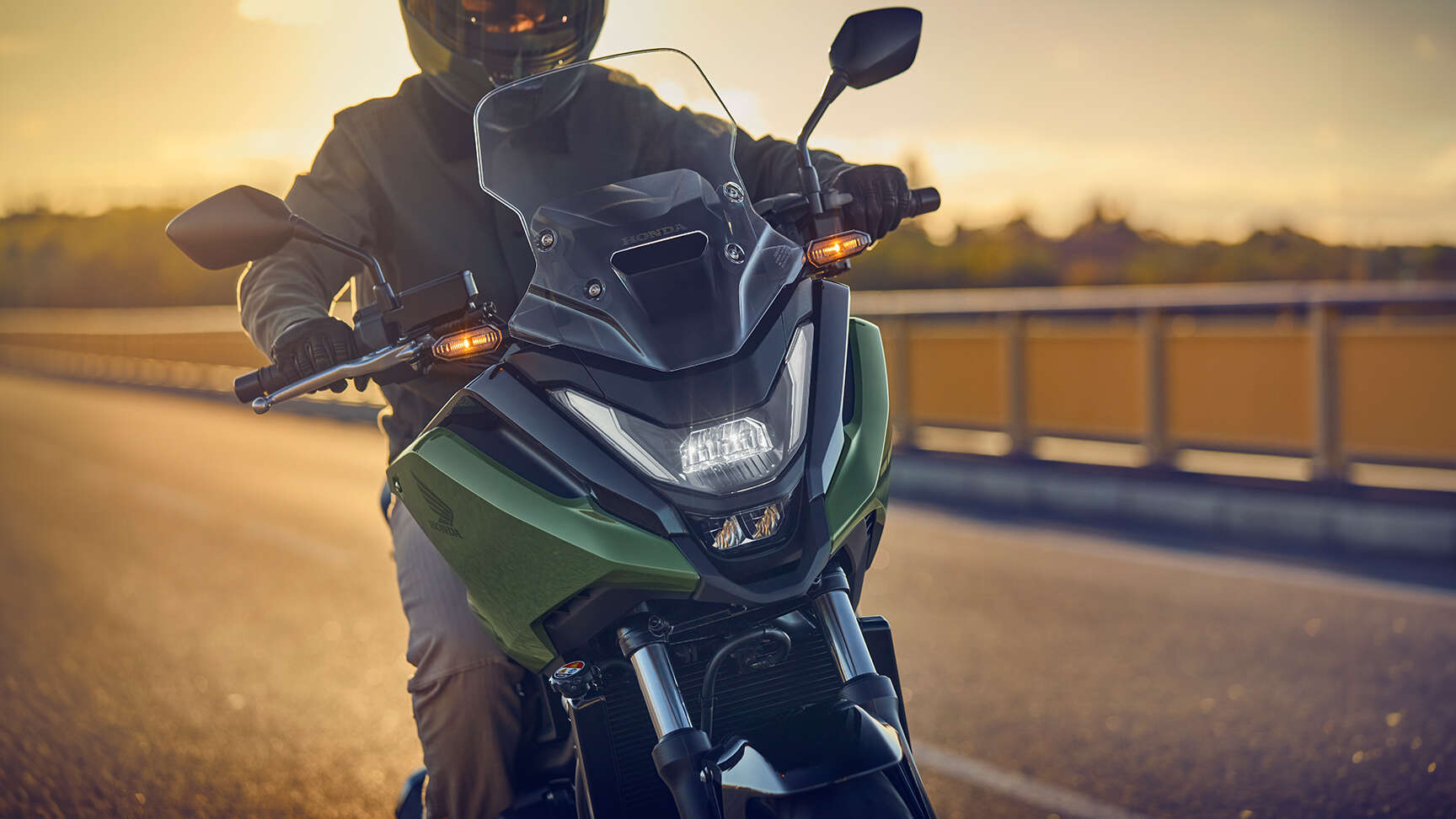 Egyedi LED-es fényszóró