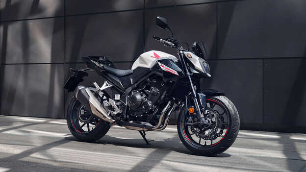 CB500 Hornet modellről készült ¼-es oldalkép